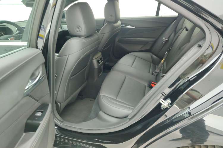 Used Cadillac CT4 2023 28T Luxury Version Right Rear Seat
