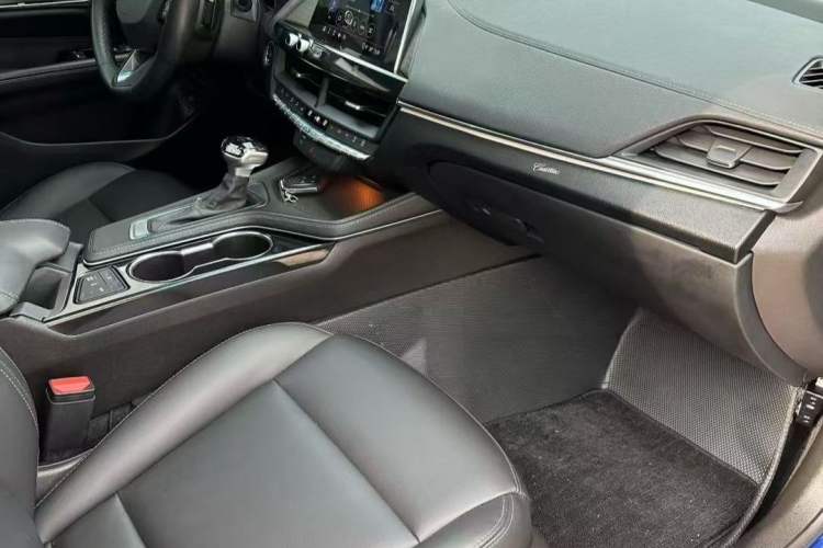 Used Cadillac CT4 2021 28T Fashion Edition Interior 4