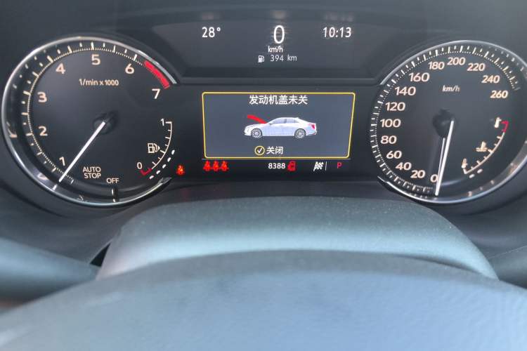 Used Cadillac CT4 2023 25T Luxury Model Odometer Close Up