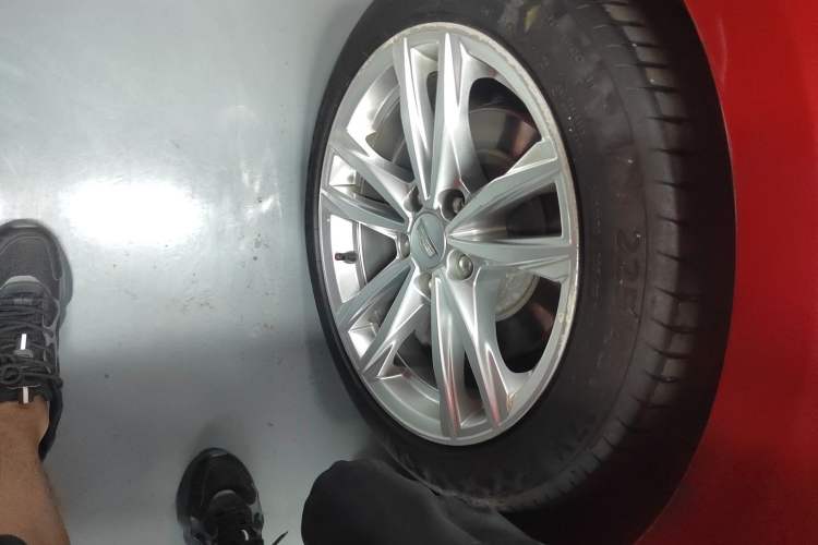 Used Cadillac CT4 2020 28T Fashion Edition Right Rear Wheel Hub