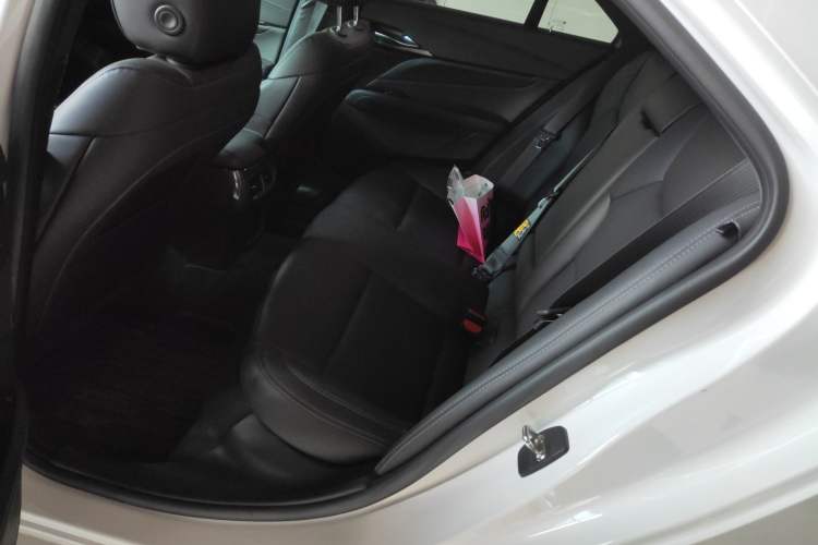 Used Cadillac CT4 2023 25T Fashion Edition Interior 4