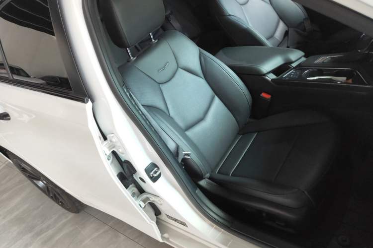 Used Cadillac CT4 2023 25T Fashion Edition Right Front Seat