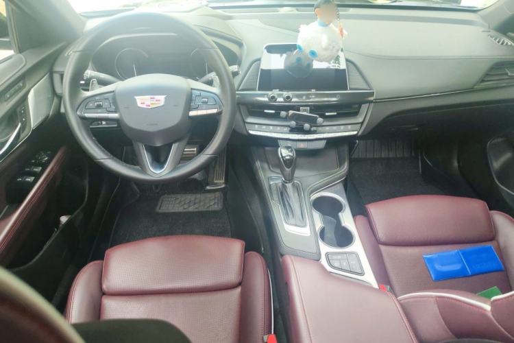 Used Cadillac CT4 2020 28T Elite Edition Center Console