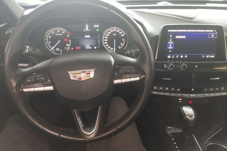 Used Cadillac CT4 2020 28T Fashion Edition Center Console