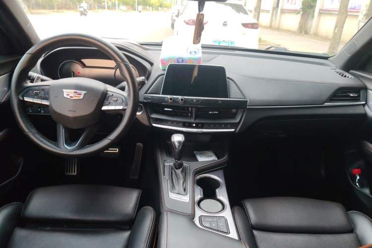 Used Cadillac CT4 2020 28T Elite Edition Center Console