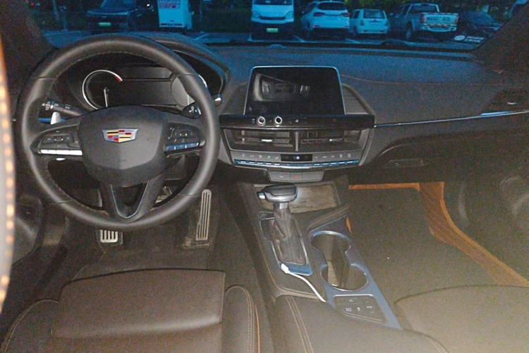 Used Cadillac CT4 2020 28T Elite Edition Center Console