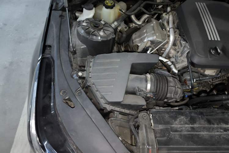 Used Cadillac CT4 2020 28T Elite Edition Engine Bay Right