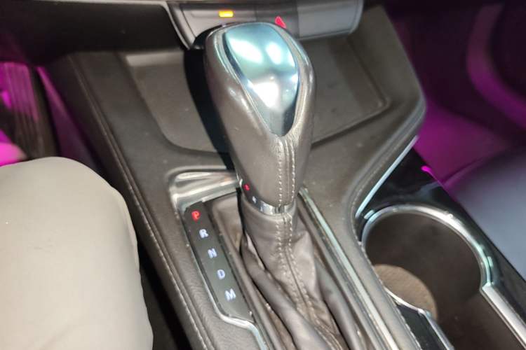 Used Cadillac CT4 2020 28T Fashion Edition Gear Lever