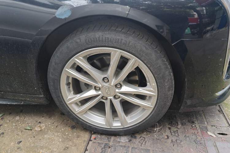 Used Cadillac CT4 2020 28T Fashion Edition Right Front Wheel Hub