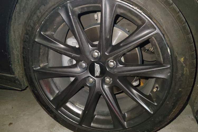 Used Cadillac CT4 2020 28T Elite Edition Right Front Wheel Hub