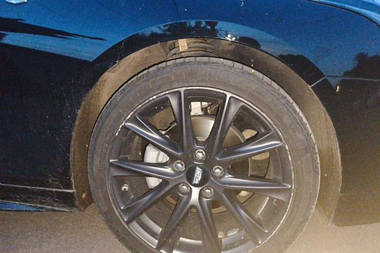 Used Cadillac CT4 2020 28T Elite Edition Right Front Wheel Hub