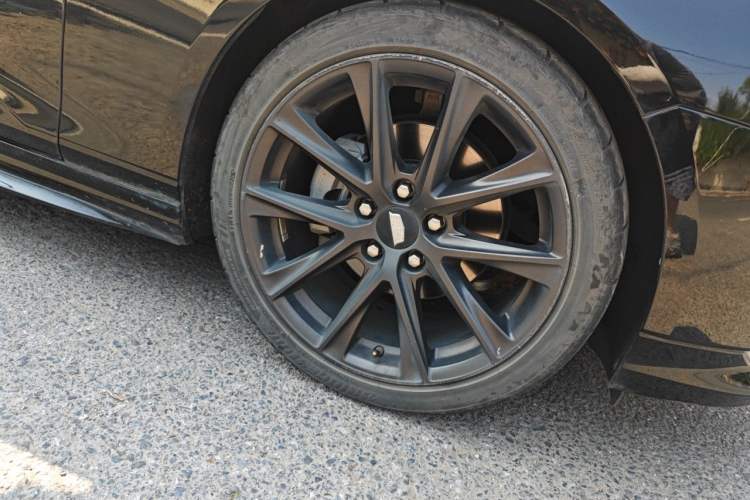 Used Cadillac CT4 2020 28T Elite Edition Right Front Wheel Hub