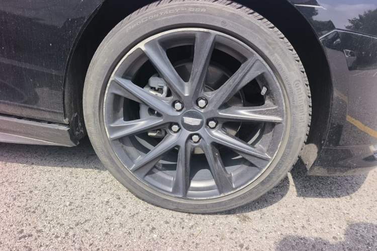 Used Cadillac CT4 2020 28T Elite Edition Right Front Wheel Hub