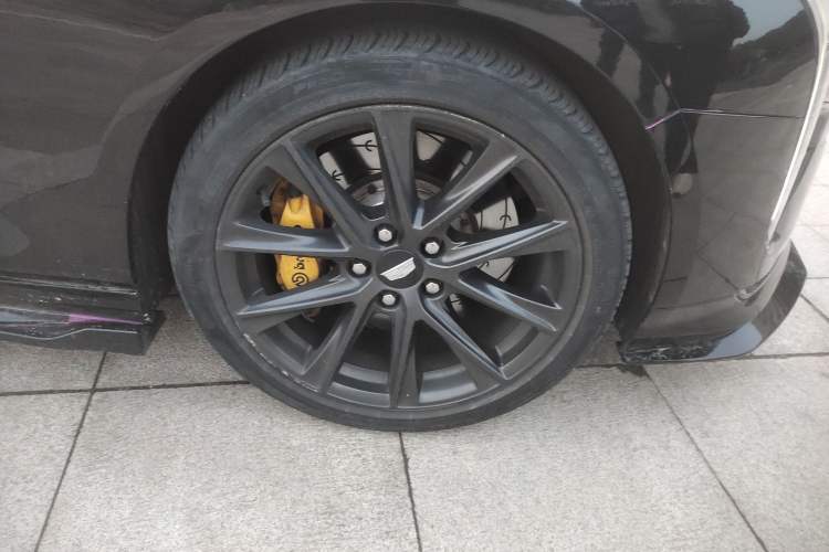 Used Cadillac CT4 2020 28T Elite Edition Right Front Wheel Hub