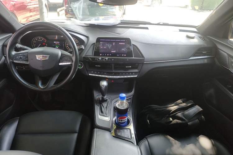 Used Cadillac CT4 2020 28T Fashion Edition Center Console