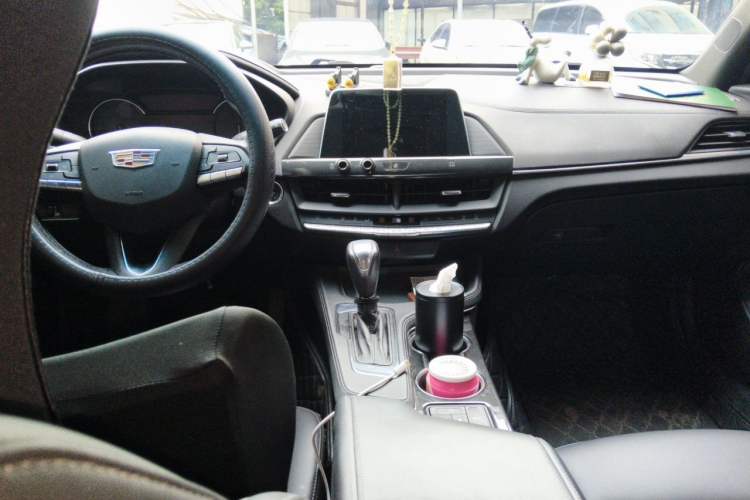 Used Cadillac CT4 2020 28T Fashion Edition Center Console