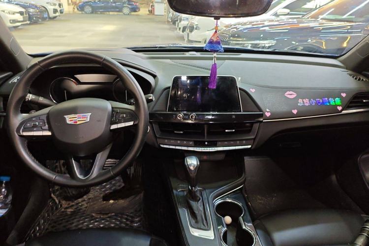Used Cadillac CT4 2020 28T Fashion Edition Center Console