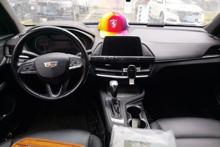 Used Cadillac CT4 2020 28T Fashion Edition Center Console