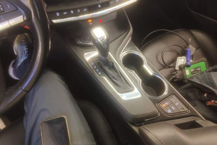 Used Cadillac CT4 2020 28T Fashion Edition Gear Lever