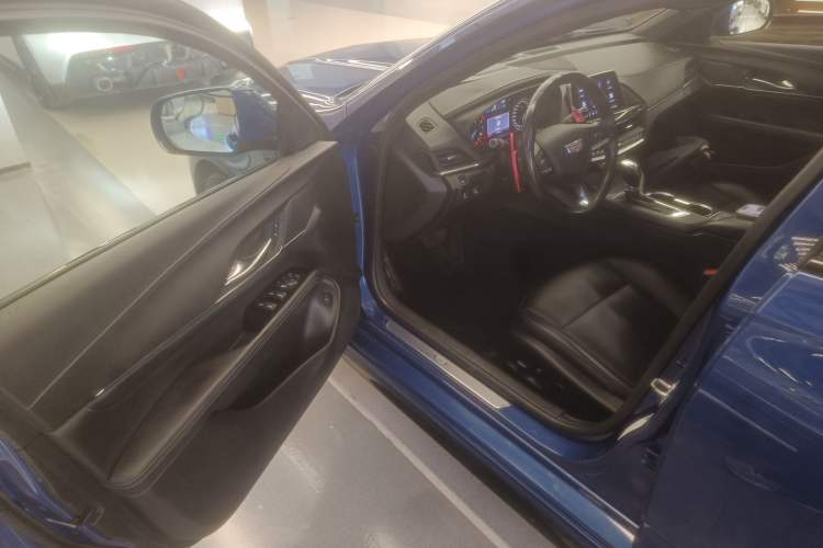 Used Cadillac CT4 2020 28T Fashion Edition Interior 3