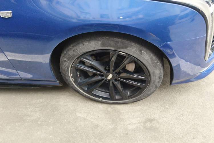 Used Cadillac CT4 2020 28T Fashion Edition Right Front Wheel Hub