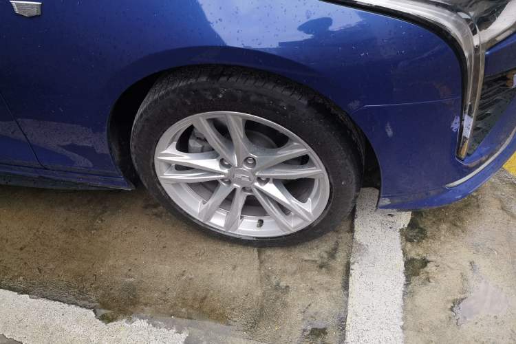Used Cadillac CT4 2020 28T Fashion Edition Right Front Wheel Hub