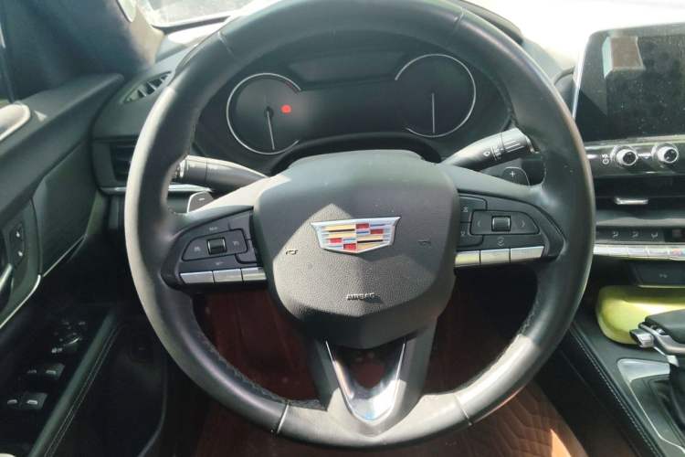 Used Cadillac CT4 2020 28T Fashion Edition Steering Wheel