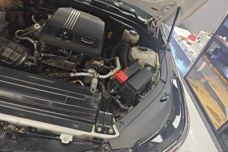 Used Cadillac CT4 2020 28T Elite Edition Engine Bay Left