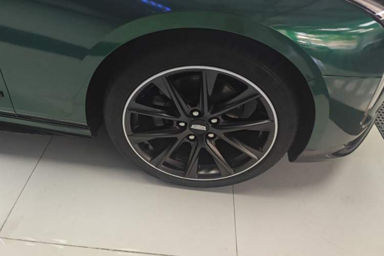 Used Cadillac CT4 2020 28T Elite Edition Right Front Wheel Hub