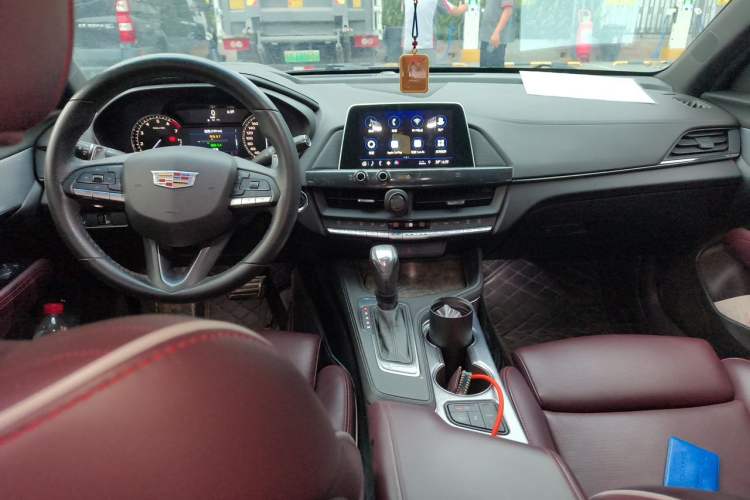 Used Cadillac CT4 2020 28T Elite Edition Center Console
