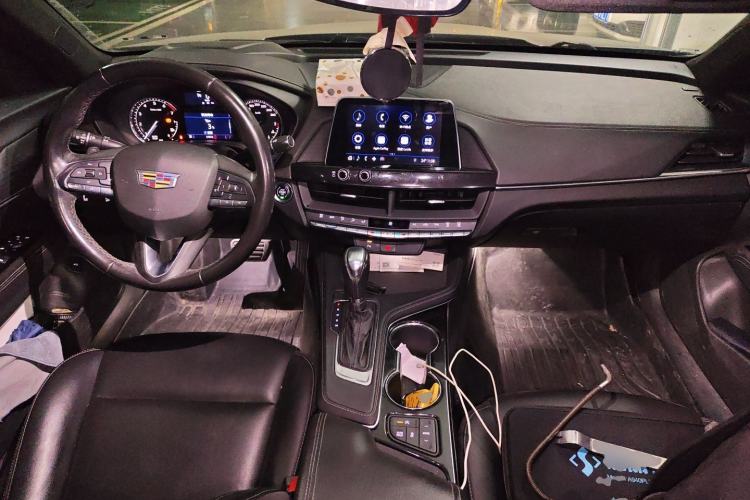 Used Cadillac CT4 2020 28T Fashion Edition Center Console