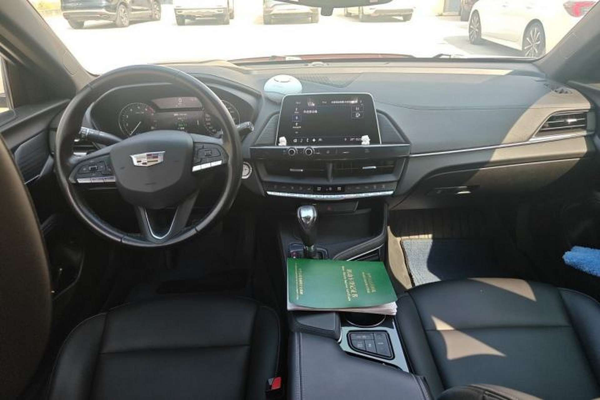 Used Cadillac CT4 2020 28T Fashion Edition Center Console
