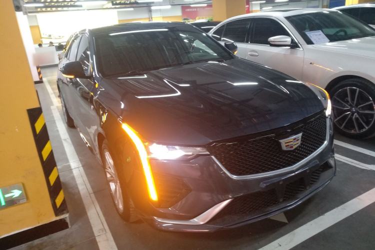 Used Cadillac CT4 2020 28T Fashion Edition Front Right 45 Deg
