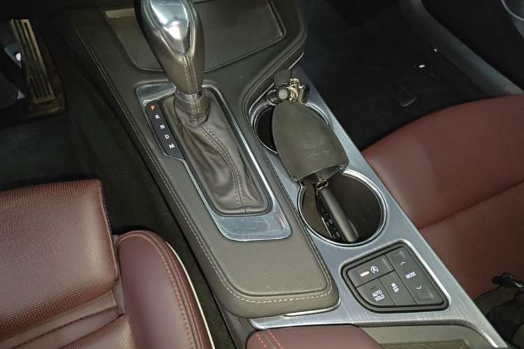 Used Cadillac CT4 2020 28T Elite Edition Gear Lever