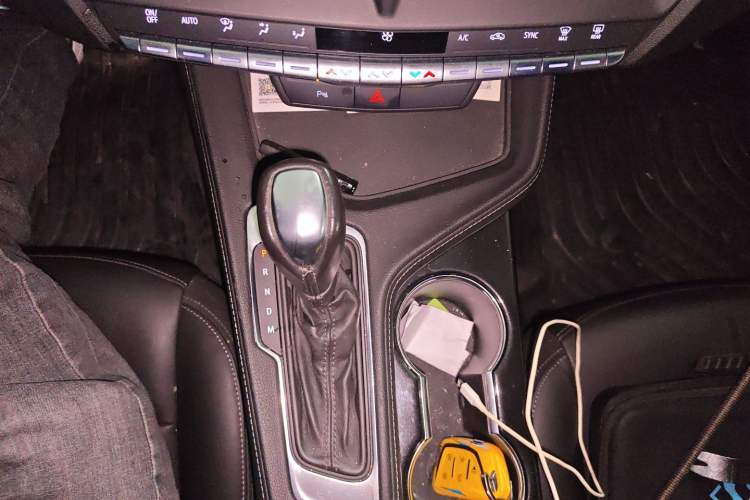 Used Cadillac CT4 2020 28T Fashion Edition Gear Lever