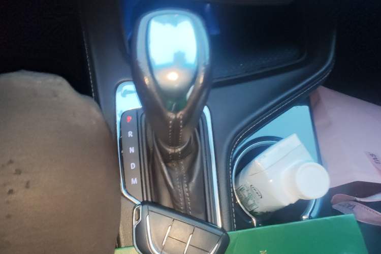 Used Cadillac CT4 2020 28T Fashion Edition Gear Lever