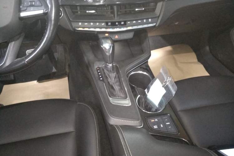 Used Cadillac CT4 2020 28T Fashion Edition Gear Lever