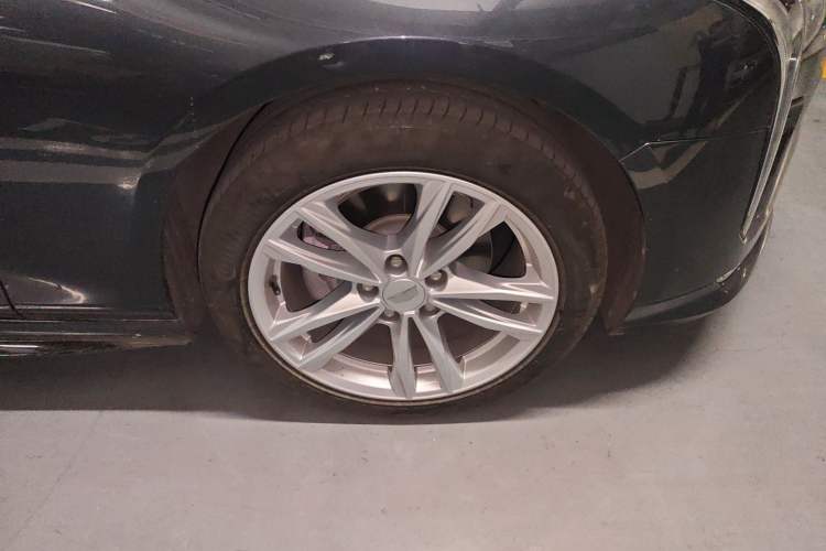 Used Cadillac CT4 2020 28T Fashion Edition Right Front Wheel Hub