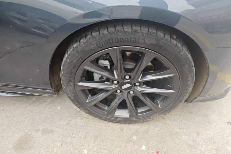 Used Cadillac CT4 2020 28T Elite Edition Right Front Wheel Hub