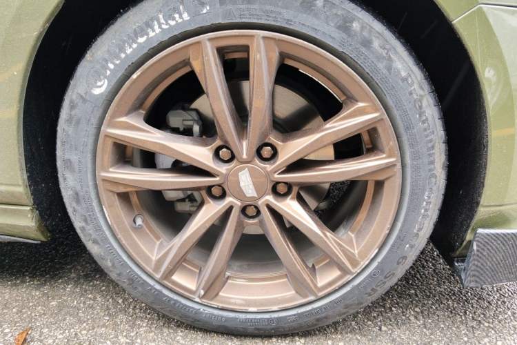 Used Cadillac CT4 2020 28T Fashion Edition Right Front Wheel Hub