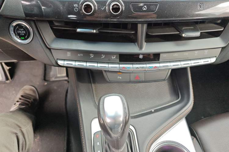 Used Cadillac CT4 2020 28T Elite Edition Audio And AC Panel
