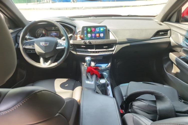 Used Cadillac CT4 2020 28T Fashion Edition Center Console