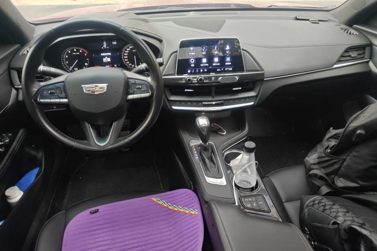 Used Cadillac CT4 2020 28T Fashion Edition Center Console