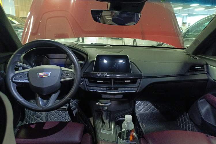 Used Cadillac CT4 2020 28T Elite Edition Center Console