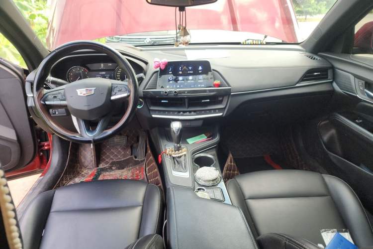 Used Cadillac CT4 2020 28T Fashion Edition Center Console