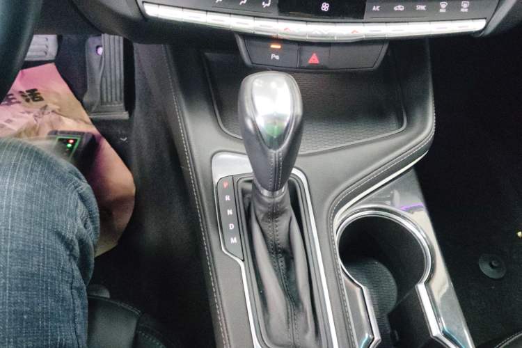 Used Cadillac CT4 2020 28T Fashion Edition Gear Lever