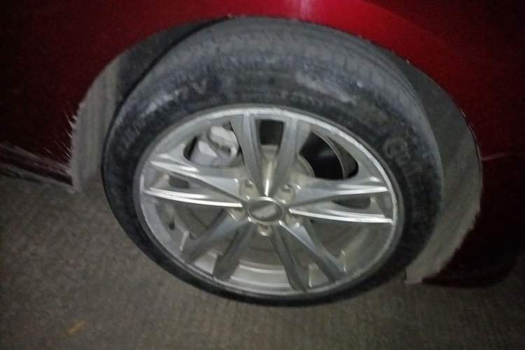 Used Cadillac CT4 2020 28T Fashion Edition Right Front Wheel Hub