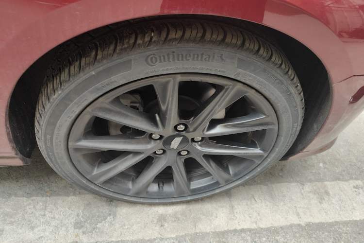Used Cadillac CT4 2020 28T Elite Edition Right Front Wheel Hub