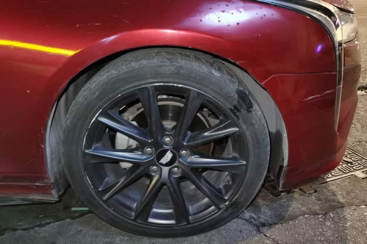 Used Cadillac CT4 2020 28T Elite Edition Right Front Wheel Hub