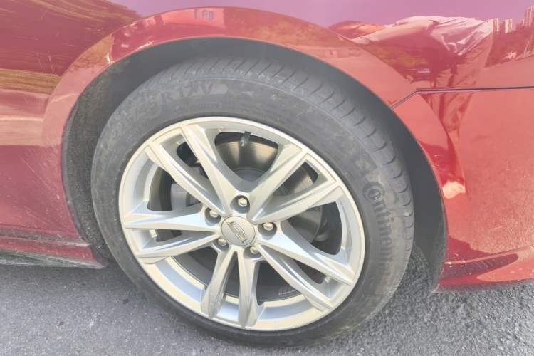 Used Cadillac CT4 2020 28T Fashion Edition Right Front Wheel Hub